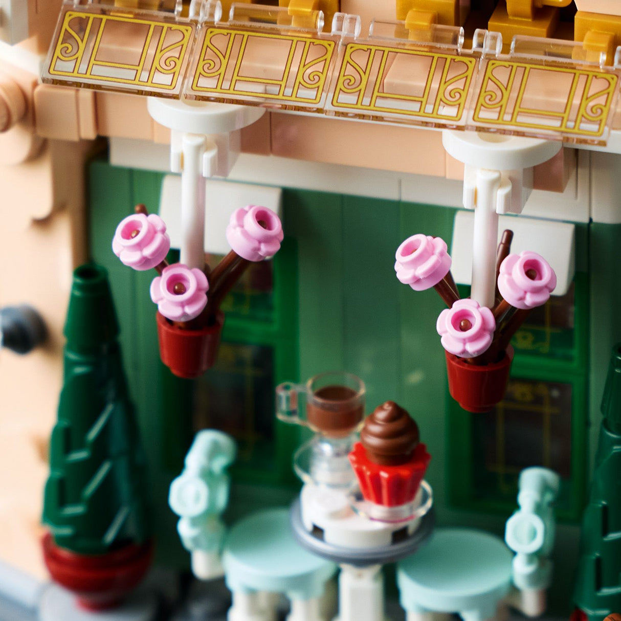 Lego Icons - French Café