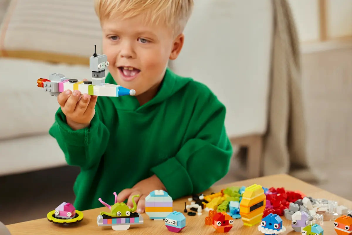 Lego Classic Creative Space Planets Set