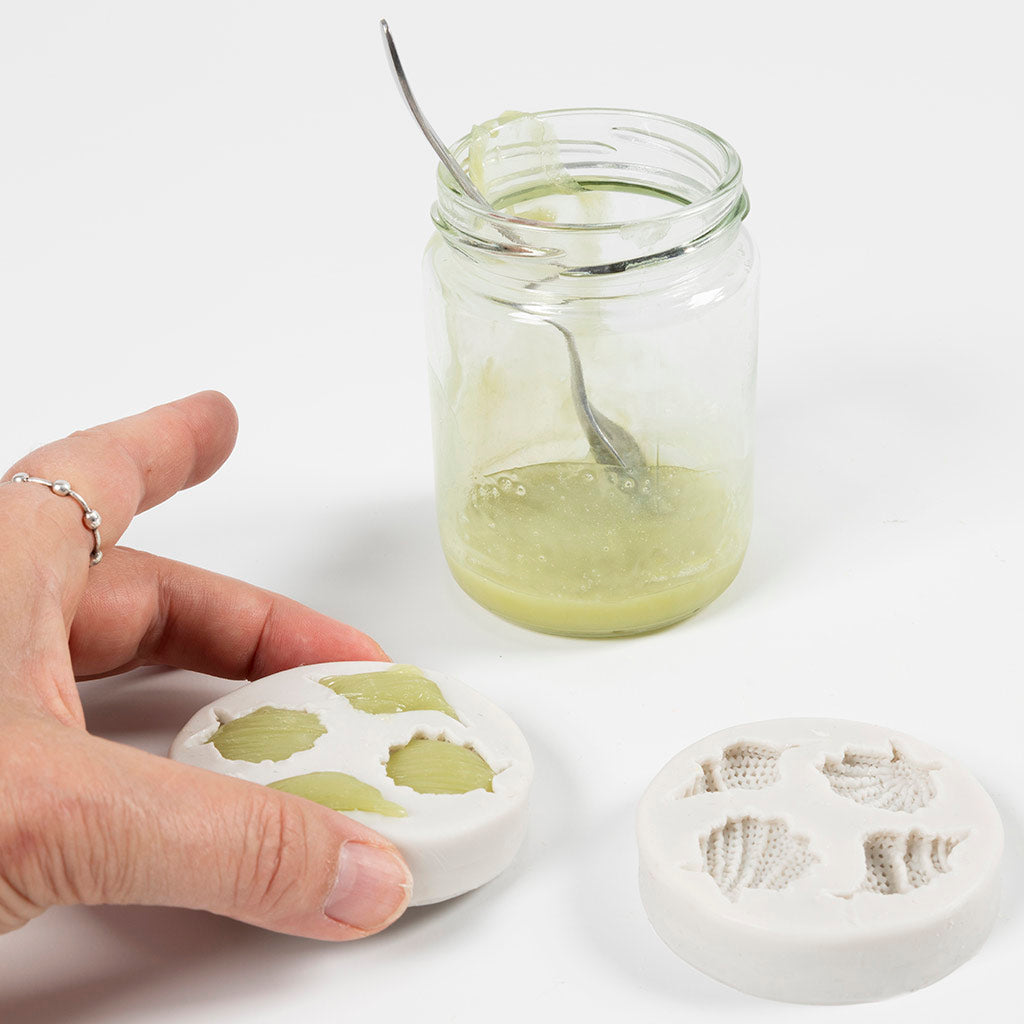 Mini Craft Kit Soap Making - Seashells Olive Green