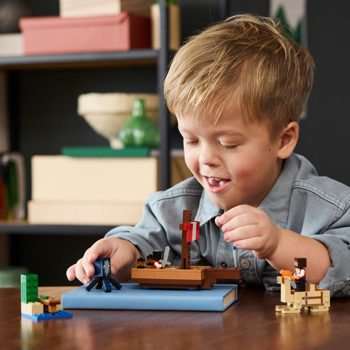 Lego Minecraft The Pirate Ship Voyage