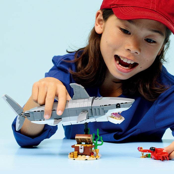 LEGO Creator 3 in 1 - Fierce Shark with a Treasure Chest