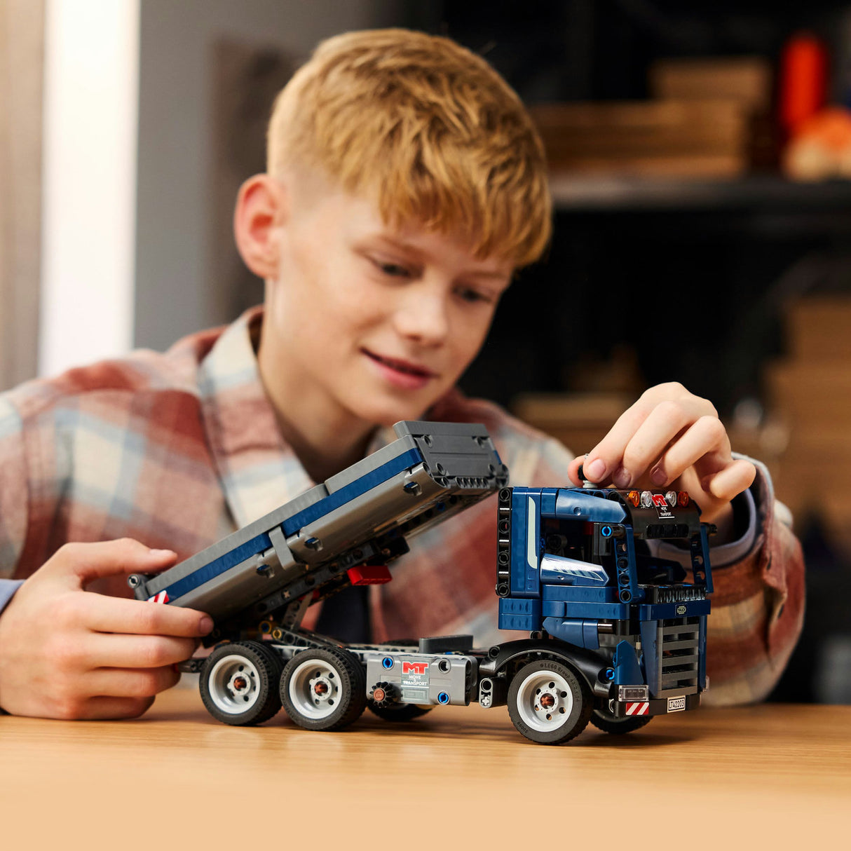 Lego Technic - Tipping Dump Truck