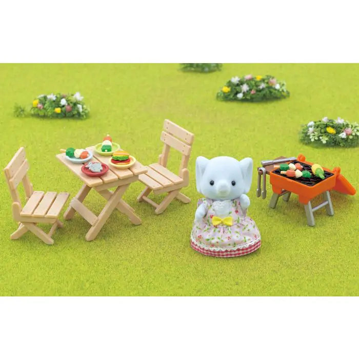 Sylvanian Families BBQ Picnic Set - Elephant Girl