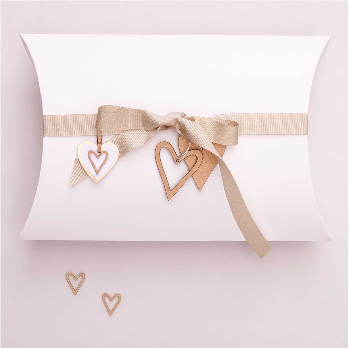 Wooden Tag Open Heart Gold