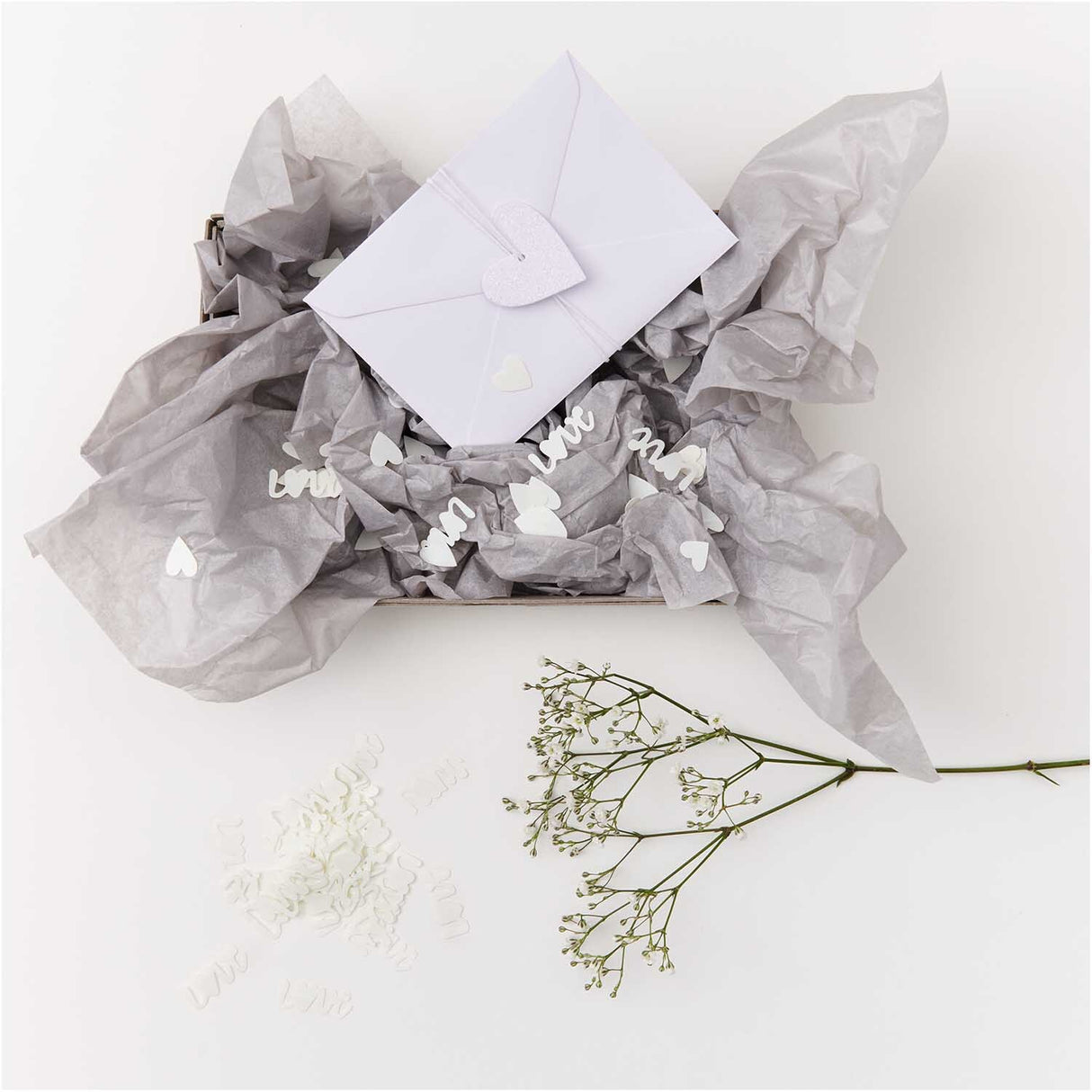 METALLIC CONFETTI HEARTS - CREAM (100 PCS)