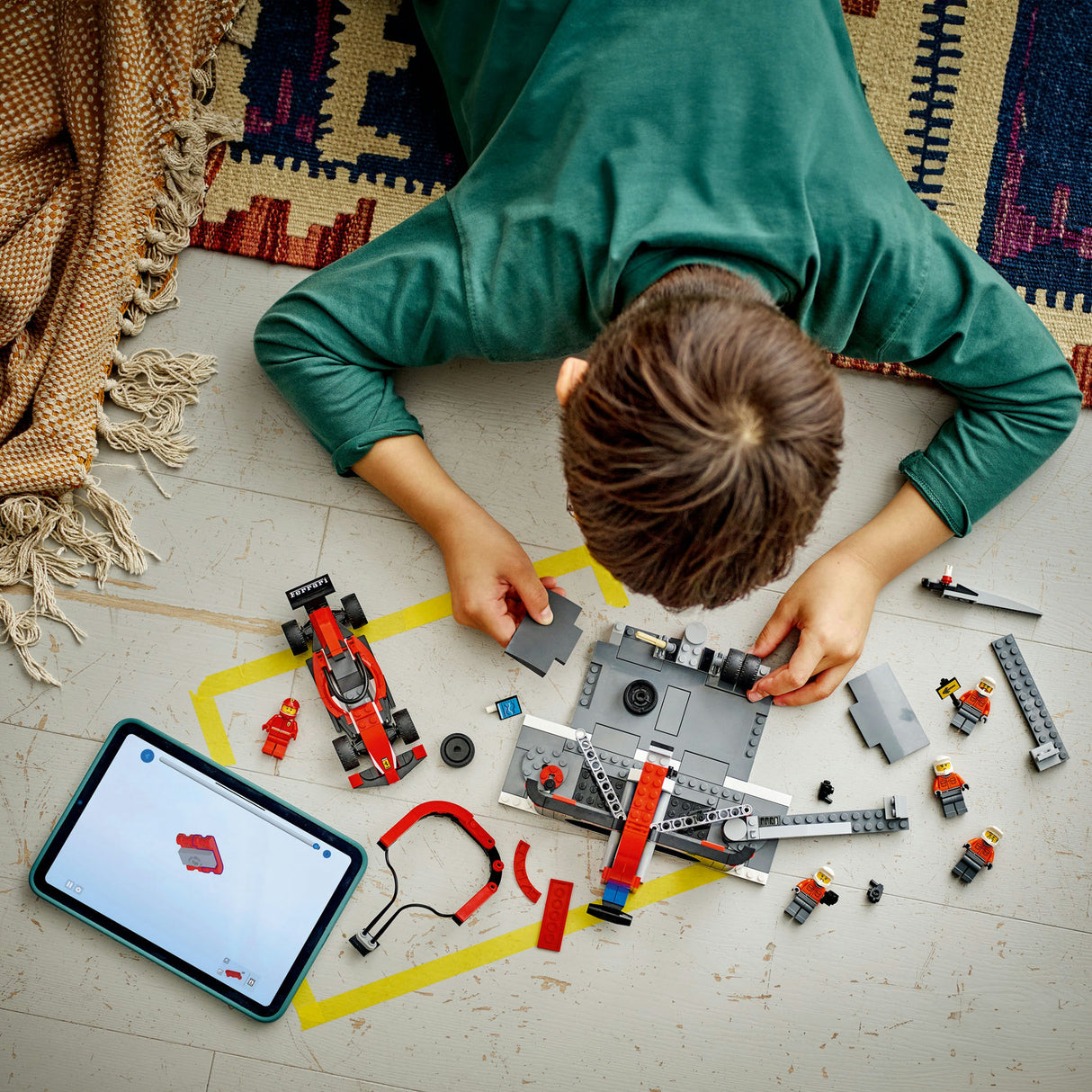 Lego City - F1® Pit Stop & Pit Crew with Ferrari Car