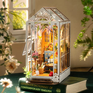 Rolife Garden House DIY Book Nook Kit