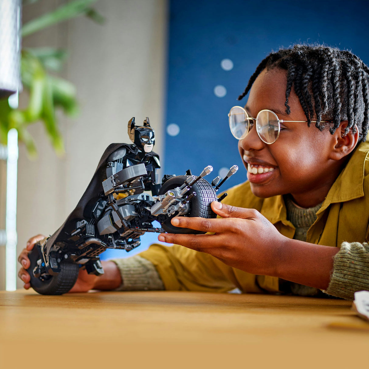 Lego Batman Construction Figure and Bat-Pod Bike