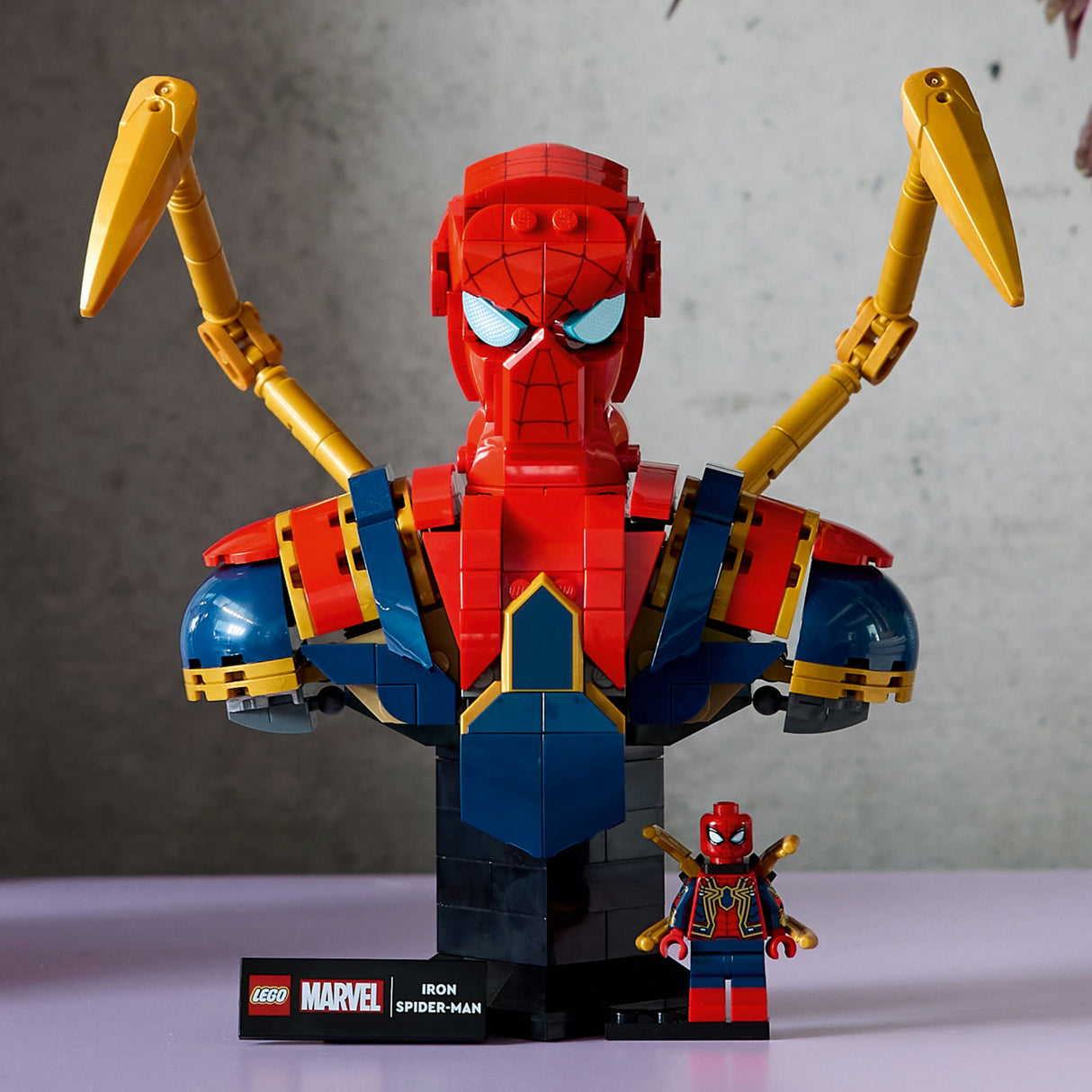 Lego Marvel - Iron Spider-Man Bust