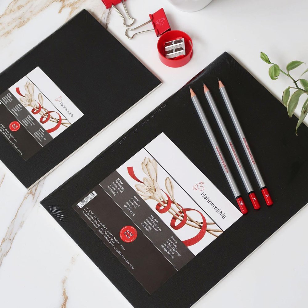 Hahnemuehle Black Sketch Booklet 140 gsm 20 Sheets A4