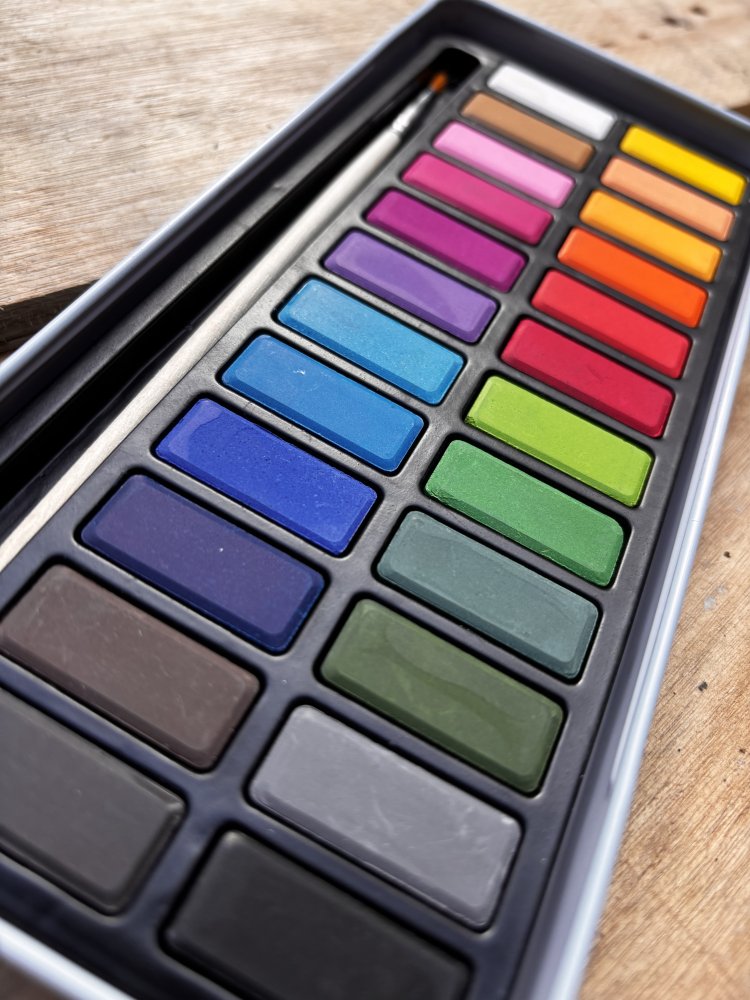 Create Watercolour Paint Set - 24 Tin