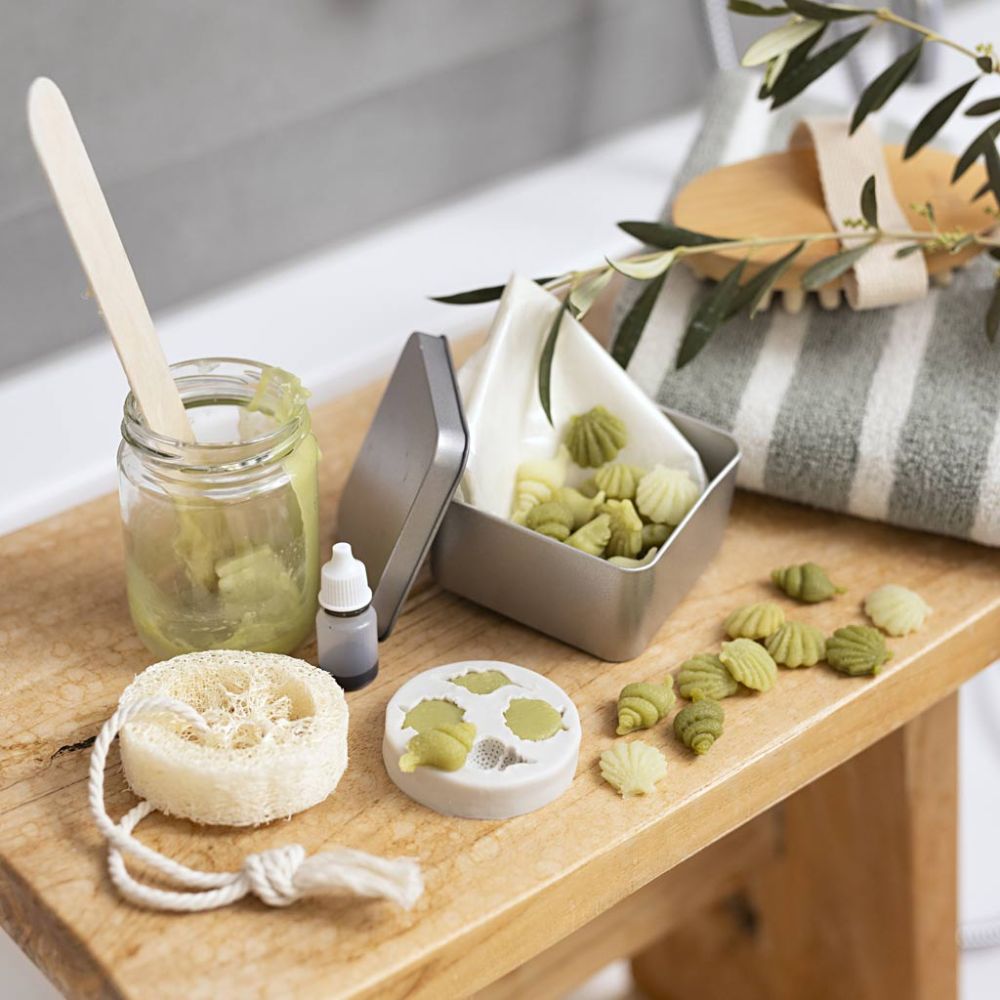 Mini Craft Kit Soap Making - Seashells Olive Green