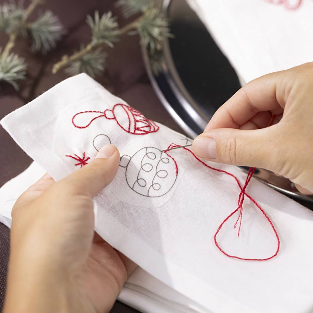 Craft Kit Embroidery - Christmas Napkins Red