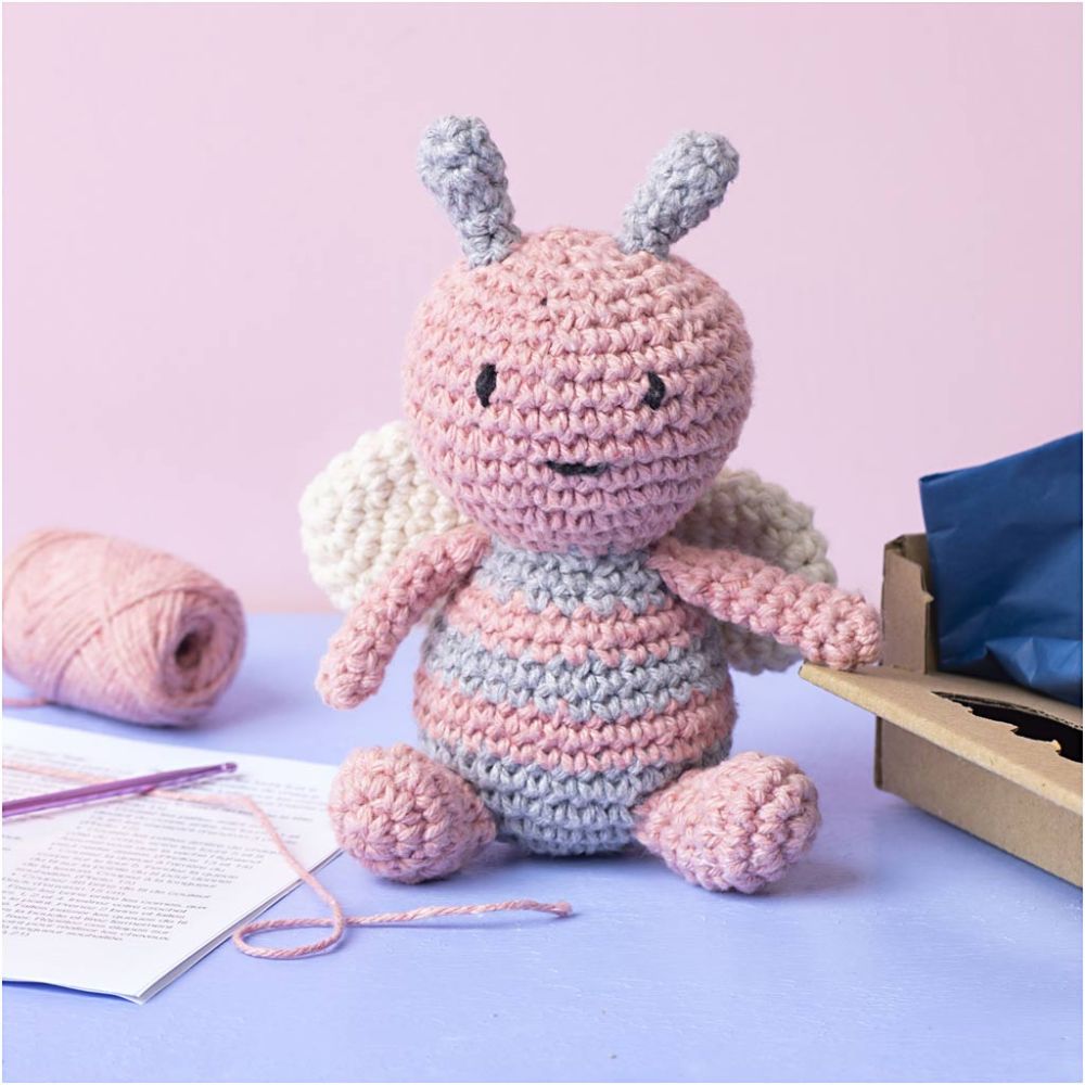 Craft Kit Crochet - Amigurumi Honeybee