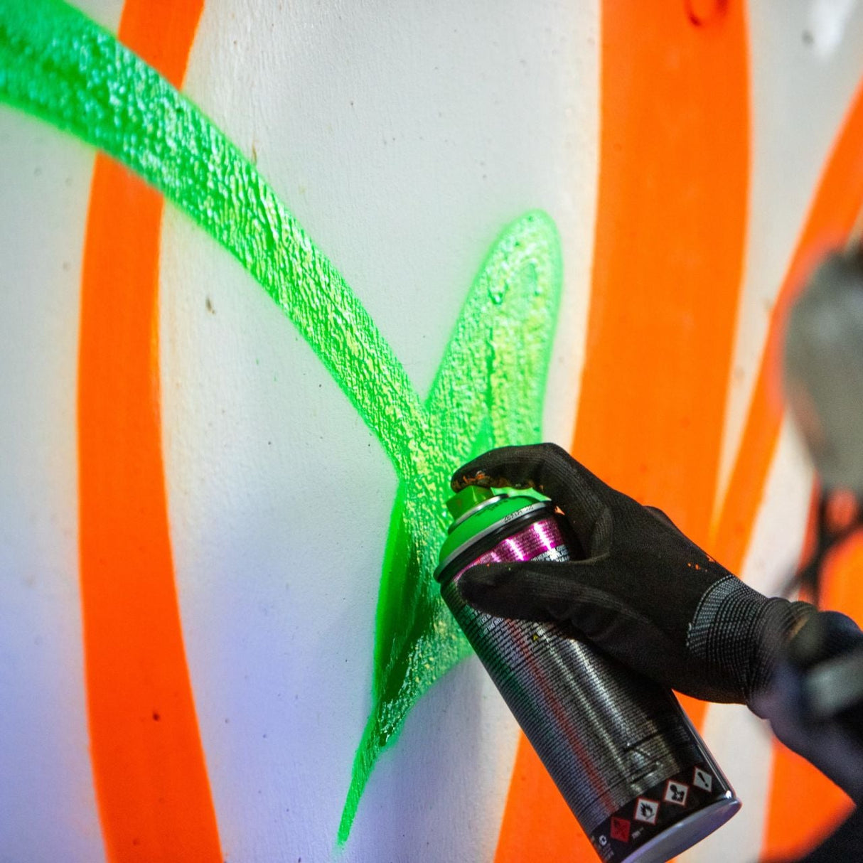 Montana BLACK Spray Paint 400ml - INFRA Green (IN6000)