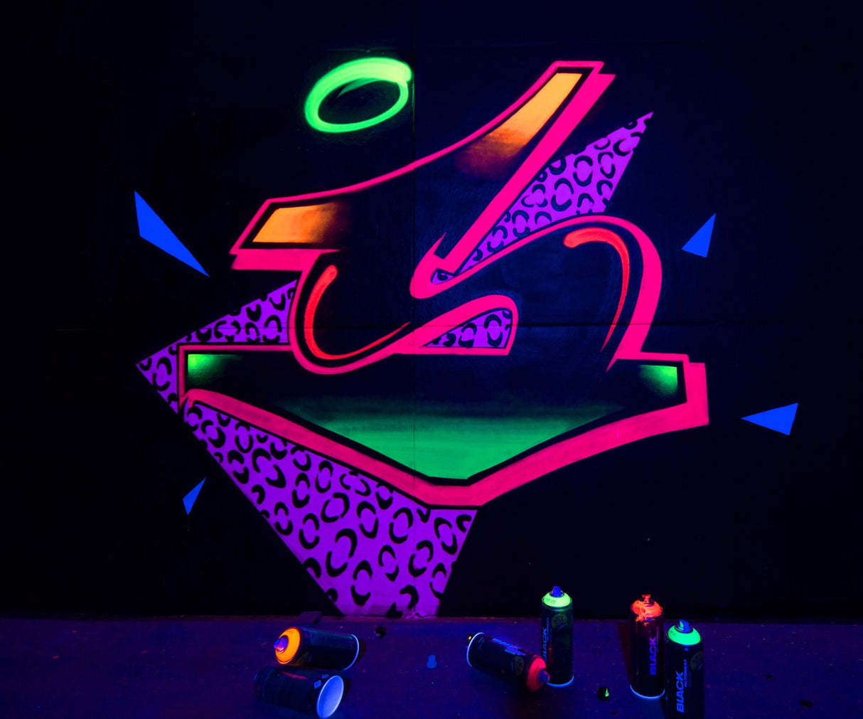 Montana BLACK Spray Paint 400ml - INFRA Colours