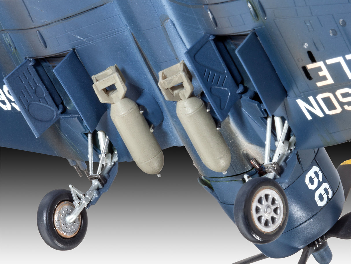 Revell Model Set F4U-4 Corsair