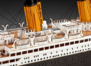 Revell Model Gift Set Titanic 100 Years