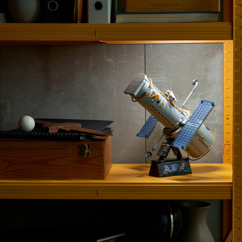 LEGO Icons - Hubble Space Telescope
