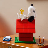 LEGO Ideas - Peanuts: Snoopy Doghouse