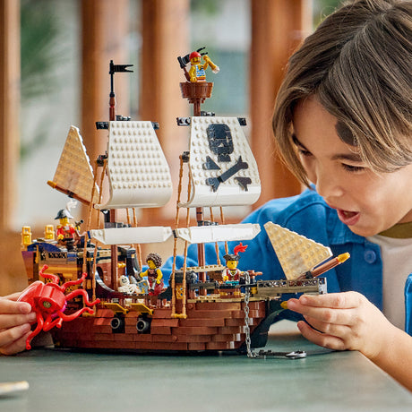 LEGO Creator 3 in 1 - Iconic Pirate Ship