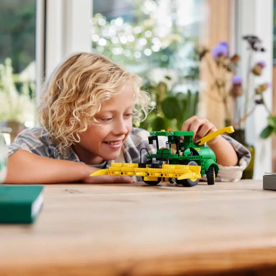 Lego Technic John Deere 9700 Forage Harvester Set