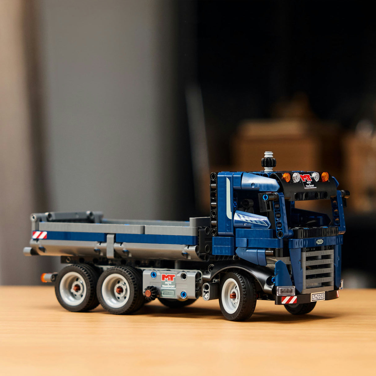 Lego Technic - Tipping Dump Truck