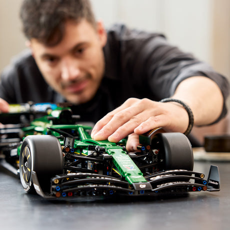 LEGO Technic - Aston Martin Aramco AMR25 F1 Car