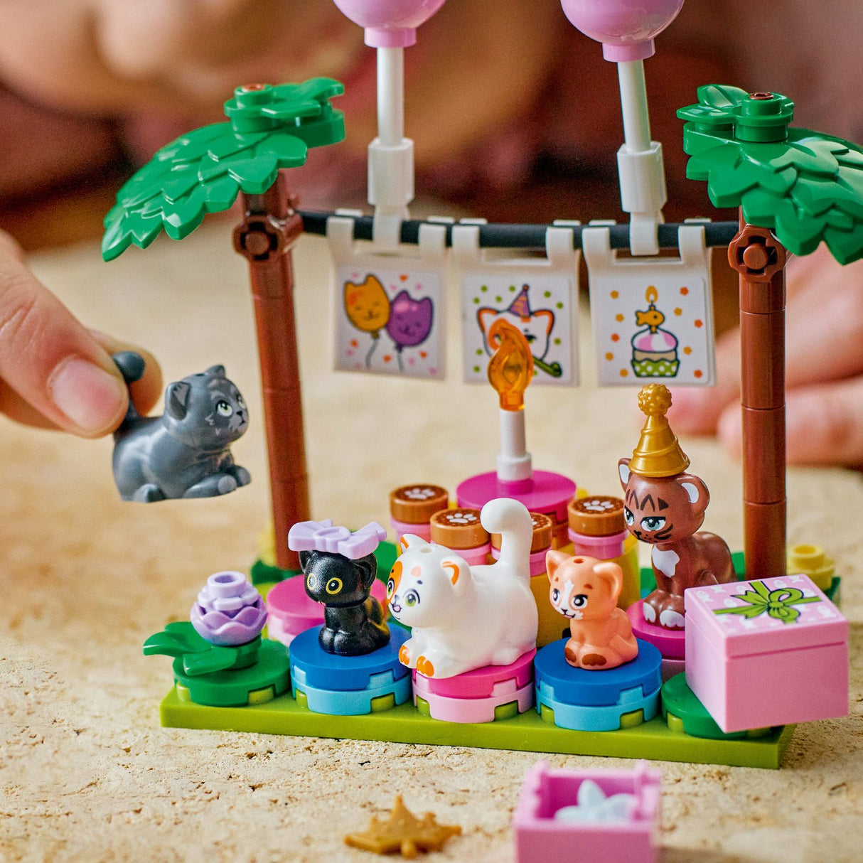 Lego Friends - Cat Birthday Party & Tree House