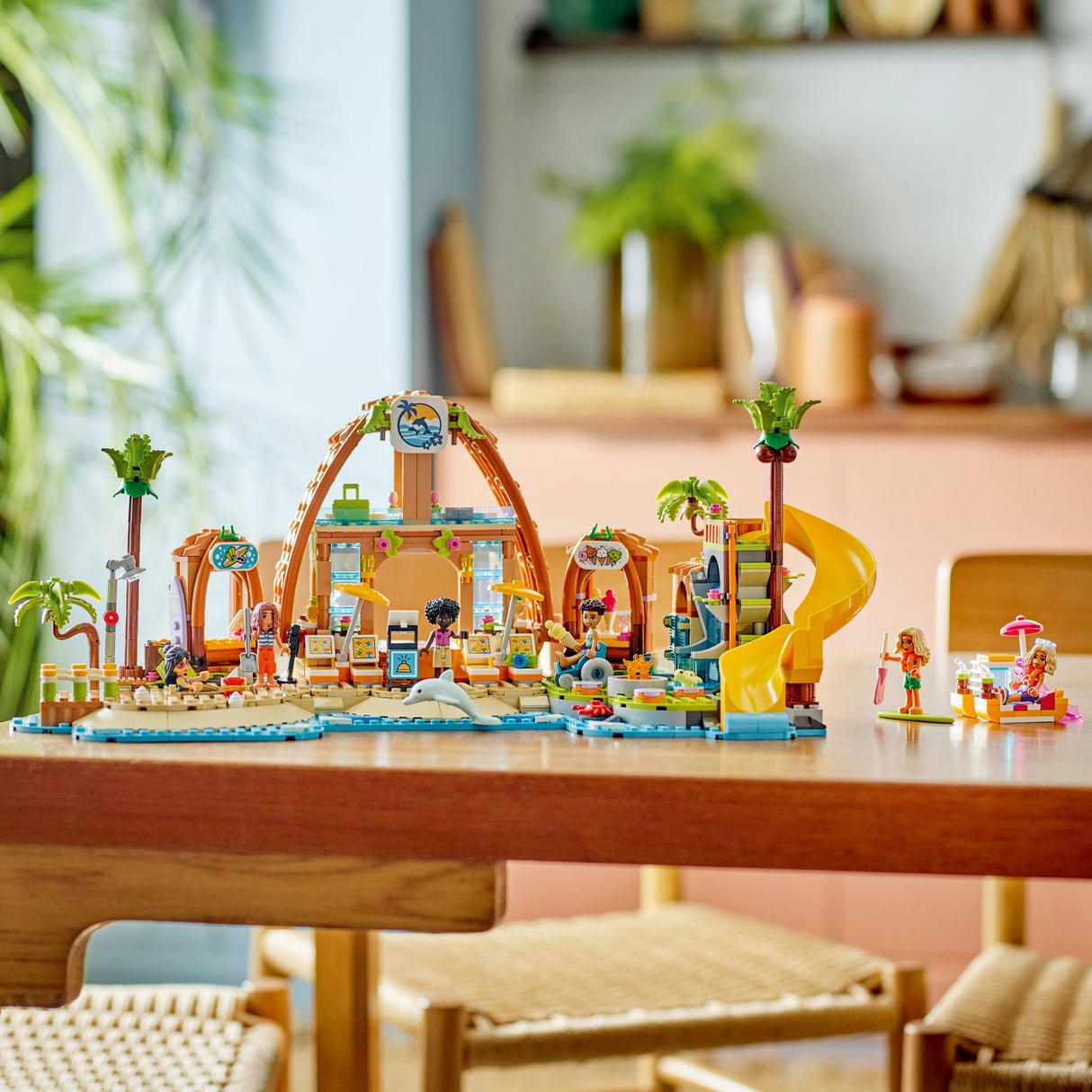 Lego Friends - Family Vacation Beach Resort