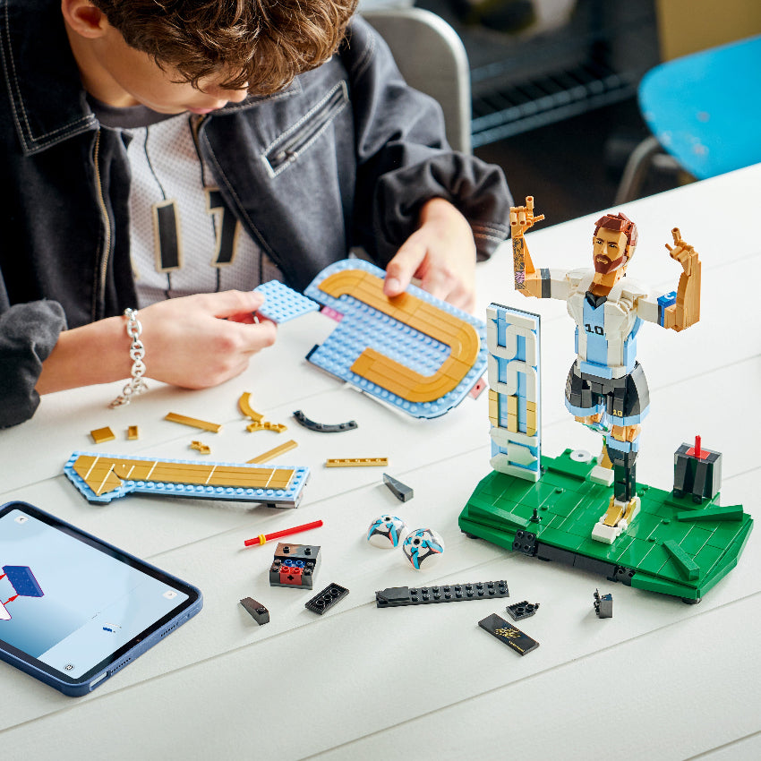 LEGO Editions - Lionel Messi Football Legend