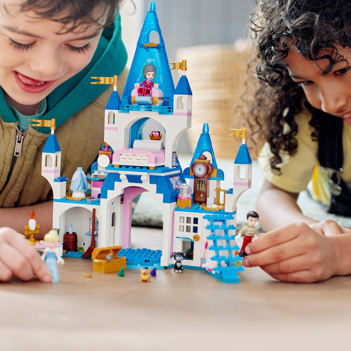Lego Cinderella and Prince Charmings Castle