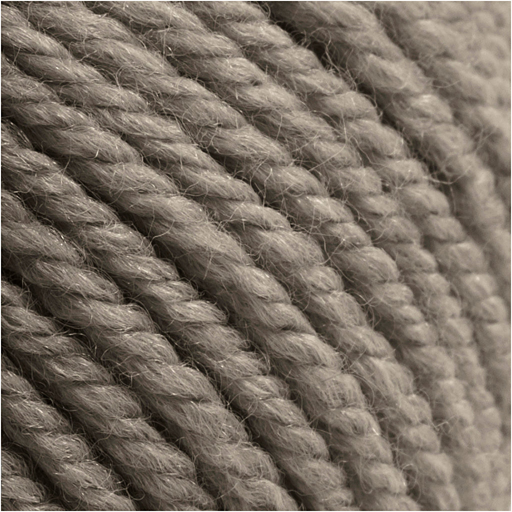 Wool yarn