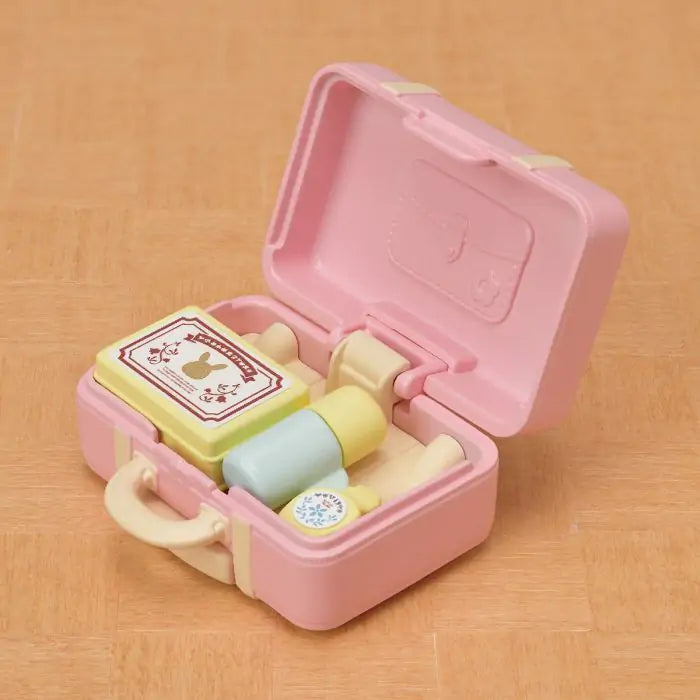 Sylvanian Families Weekend Travel Set - Snow Rabbit Mother