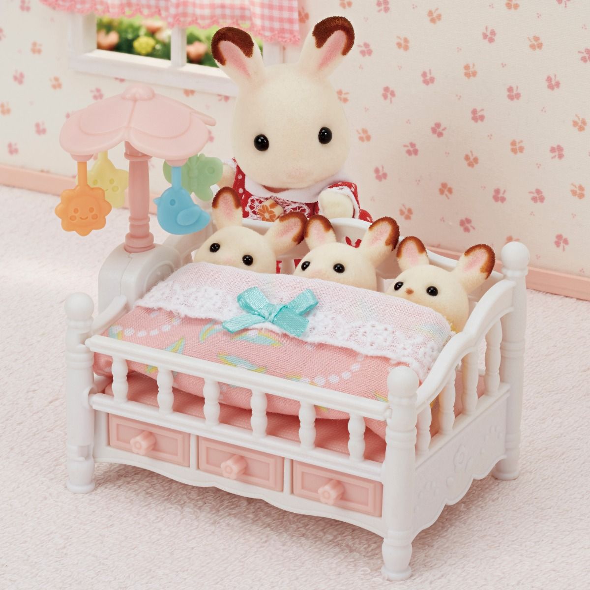 Sylvanian Families Crib with Mobile Set