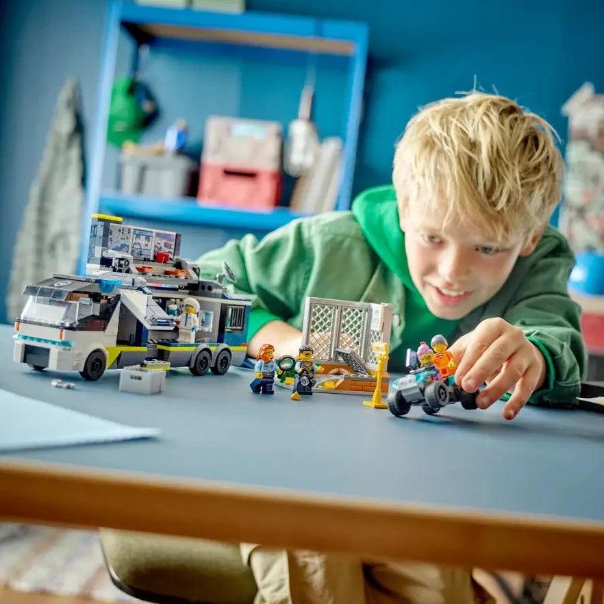 Lego City Police Mobile Crime Lab Truck Set