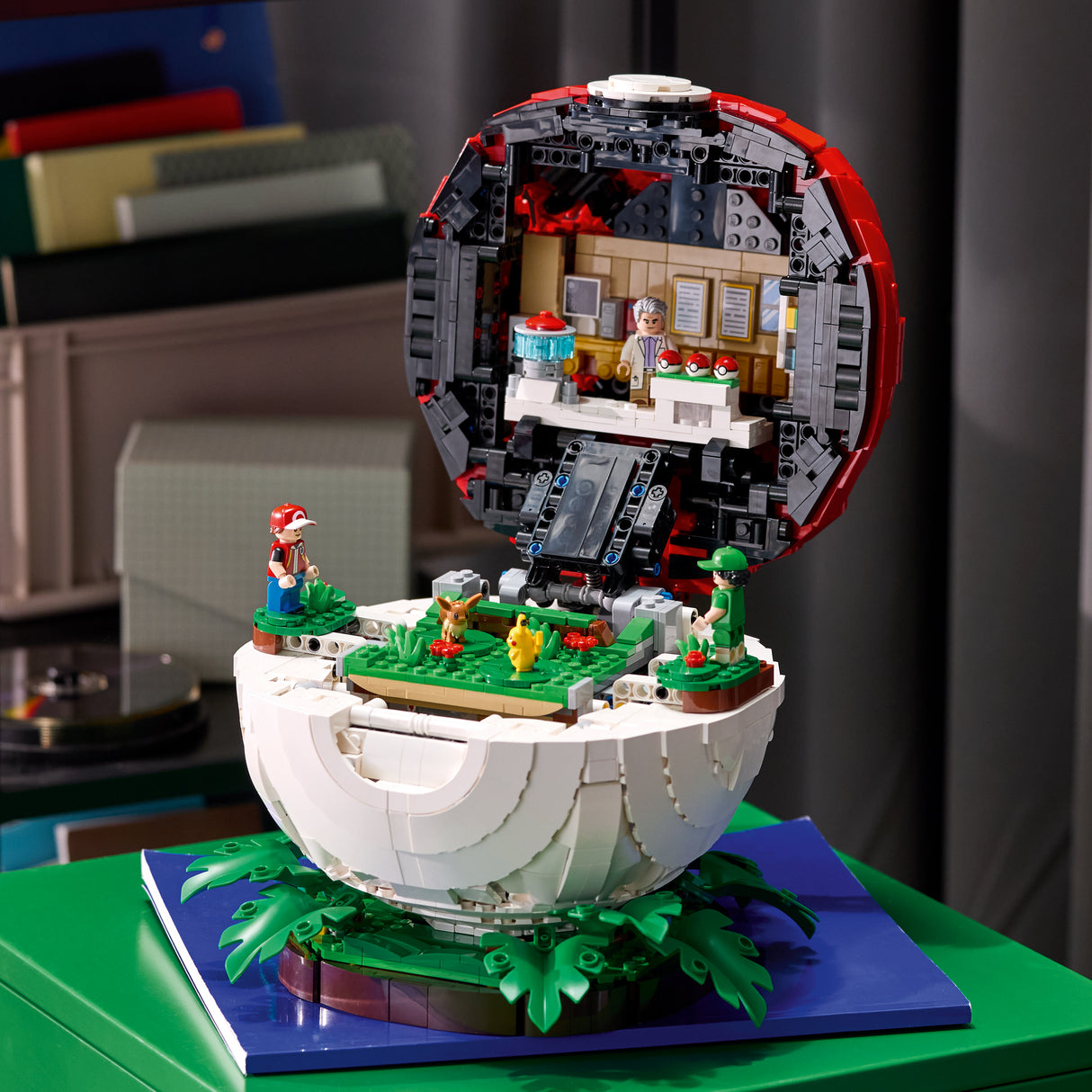 LEGO Pokémon - Iconic Trainer Moments Poké Ball