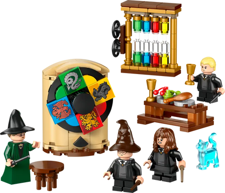 LEGO Harry Potter - Hogwarts Castle: Sorting Hat Ceremony
