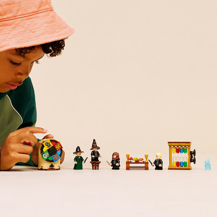 LEGO Harry Potter - Hogwarts Castle: Sorting Hat Ceremony