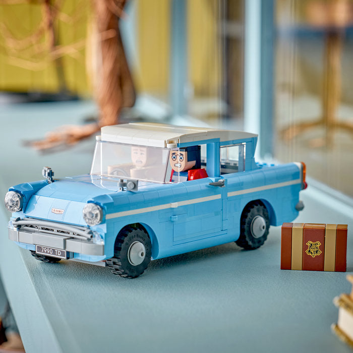 LEGO Harry Potter - Enchanted Flying Ford Anglia
