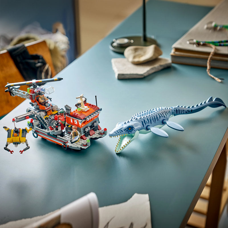LEGO Jurassic World - Mosasaurus Dinosaur Boat Attack