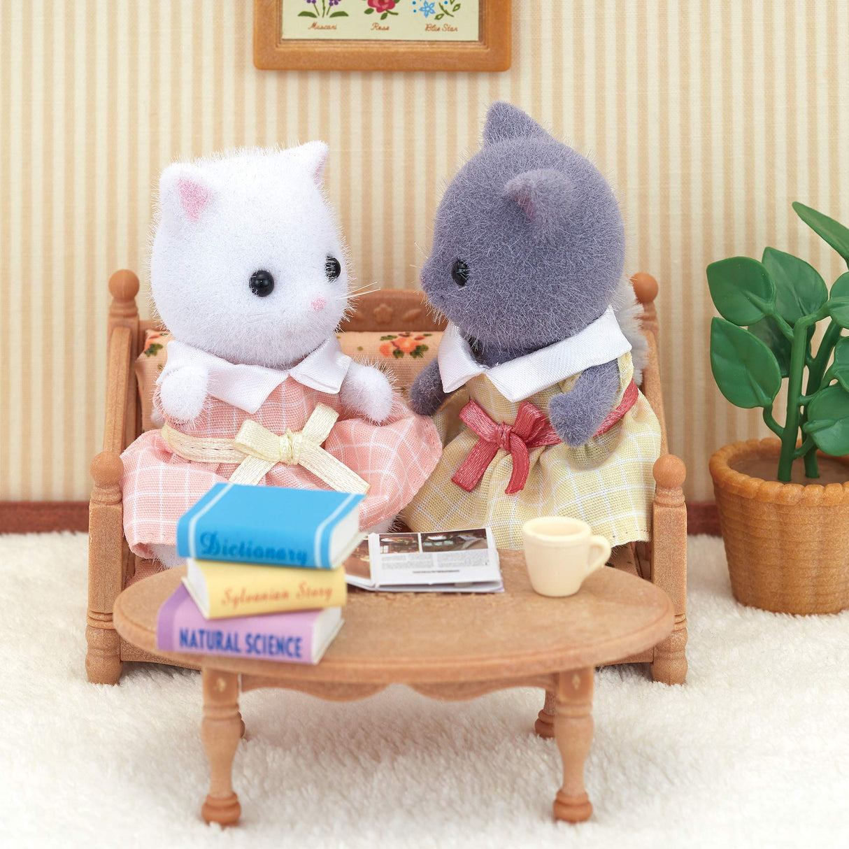 Sylvanian Families Persian Cat Family