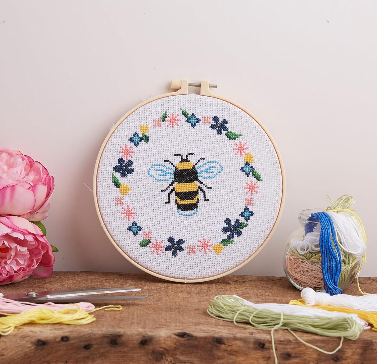 Simply Make Cross Stitch Kit - Bee