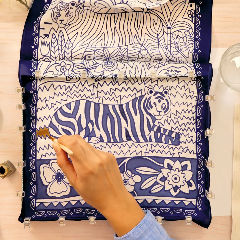 Djeco Atelier Silk Painting Scarf Kit - Felines