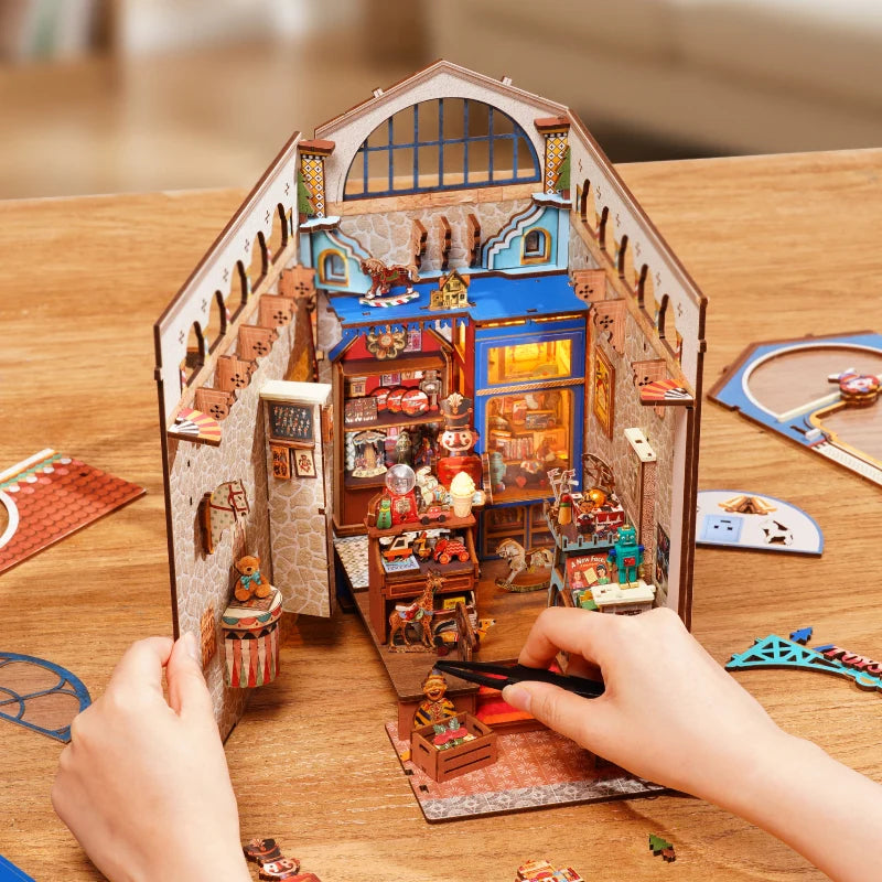 Rolife DIY Book Nook - Treasure Toy Shop