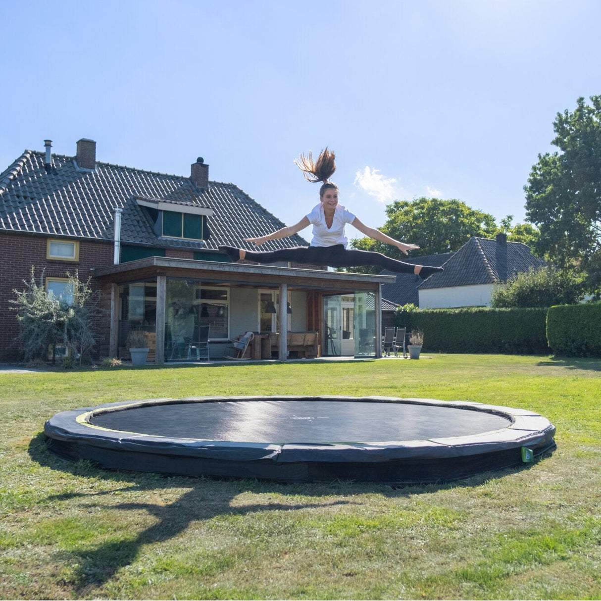 EXIT Silhouette ground sports trampoline 14ft - black