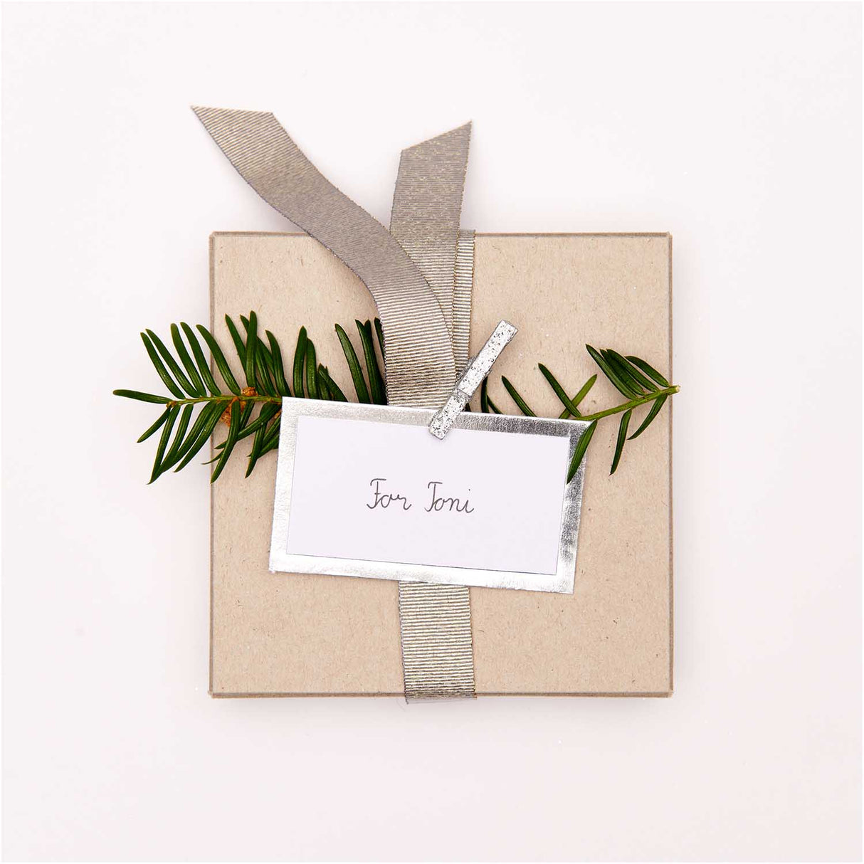 PAPER CARDS SILVER OUTLINE (24 PCS)